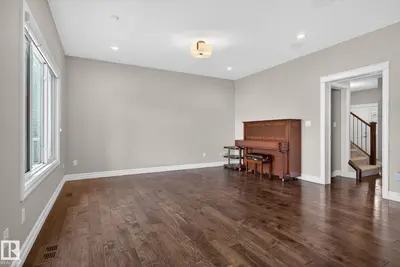 Interior photo 2 of 5928 19 AV SW