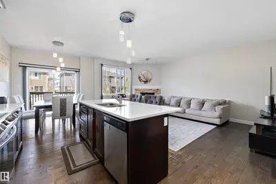 Interior photo 4 of 504 STURTZ LI