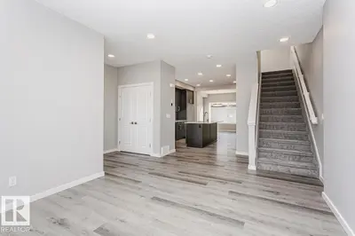 Interior photo 1 of 314 Hawthorn WY