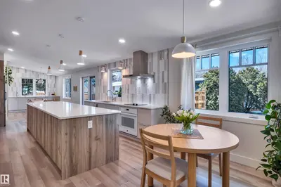 Interior photo 3 of 37 GLENMORE CR