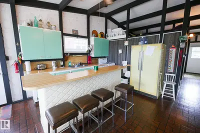 Interior photo 3 of 1013A 1 Ave Mameo Beach