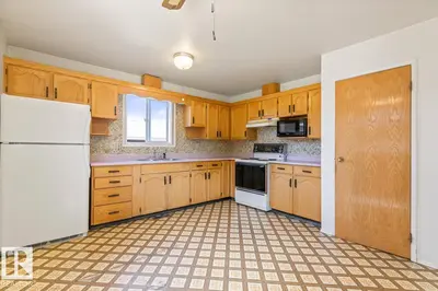 Interior photo 4 of 10103 104 AV