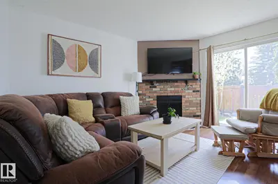 Interior photo 3 of 600 LAKEWOOD RD N NW