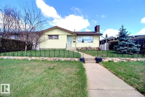 9512 134 AV NW, Edmonton - $379,900