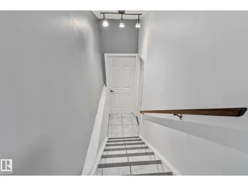 17082 67 AV NW NW, Edmonton - $320,000