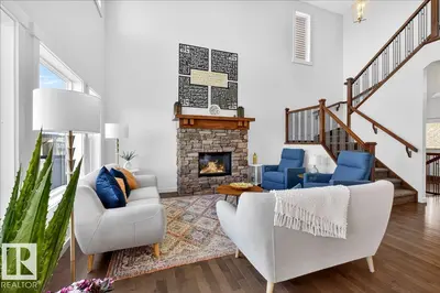 Interior photo 2 of 3936 CLAXTON LO SW