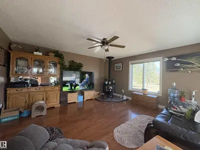 Interior photo 3 of 56320 Rng Rd 55