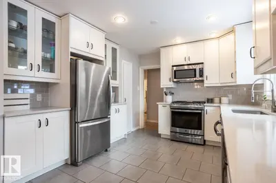 Interior photo 4 of 8239 93A AV NW