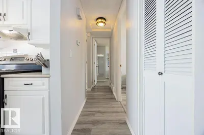 Interior photo 3 of 44 IVY CR
