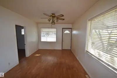 Interior photo 4 of 