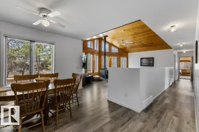 Interior photo 2 of 1651 LAKEVIEW LN
