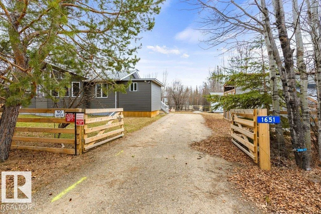 1651 LAKEVIEW LN, Rural Opportunity M.D. - 3 bedroom Detached Single Family for sale
