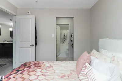 Interior photo 4 of #221 344 WINDERMERE RD NW