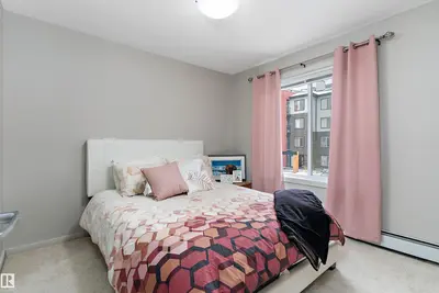Interior photo 3 of #221 344 WINDERMERE RD NW
