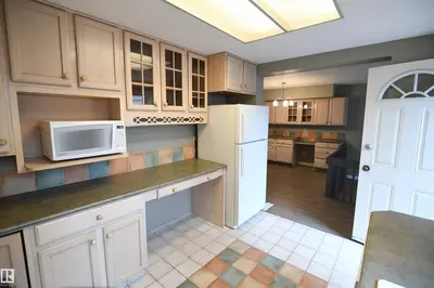Interior photo 4 of 6706 36A AV NW