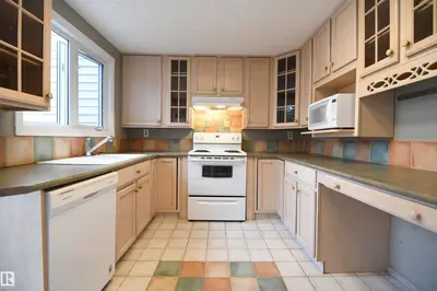 Interior photo 2 of 6706 36A AV NW
