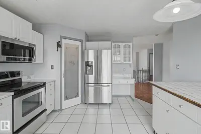 Interior photo 4 of 1 DEER PARK RD