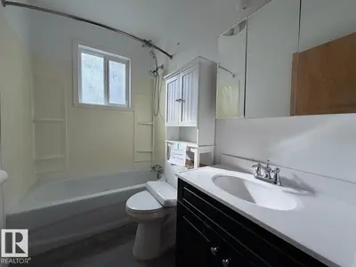 Interior photo 4 of 5003 46 AV
