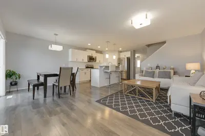 Interior photo 3 of 927 EBBERS CR NW
