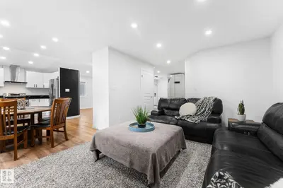 Interior photo 3 of 362 BLACKBURN DR E SW