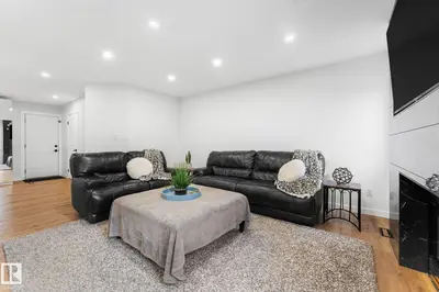 Interior photo 2 of 362 BLACKBURN DR E SW