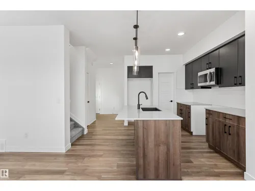 920 18 AV NW, Edmonton - $503,600