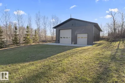 Interior photo 1 of #3 46526 Twp Road 604A