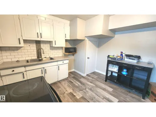 12139 81 ST NW, Edmonton - $334,900