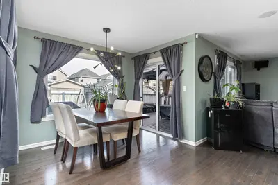 Interior photo 4 of 1332 72 ST SW