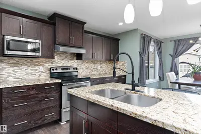Interior photo 2 of 1332 72 ST SW