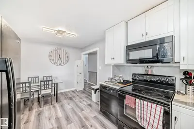 Interior photo 4 of 3802 52 ST