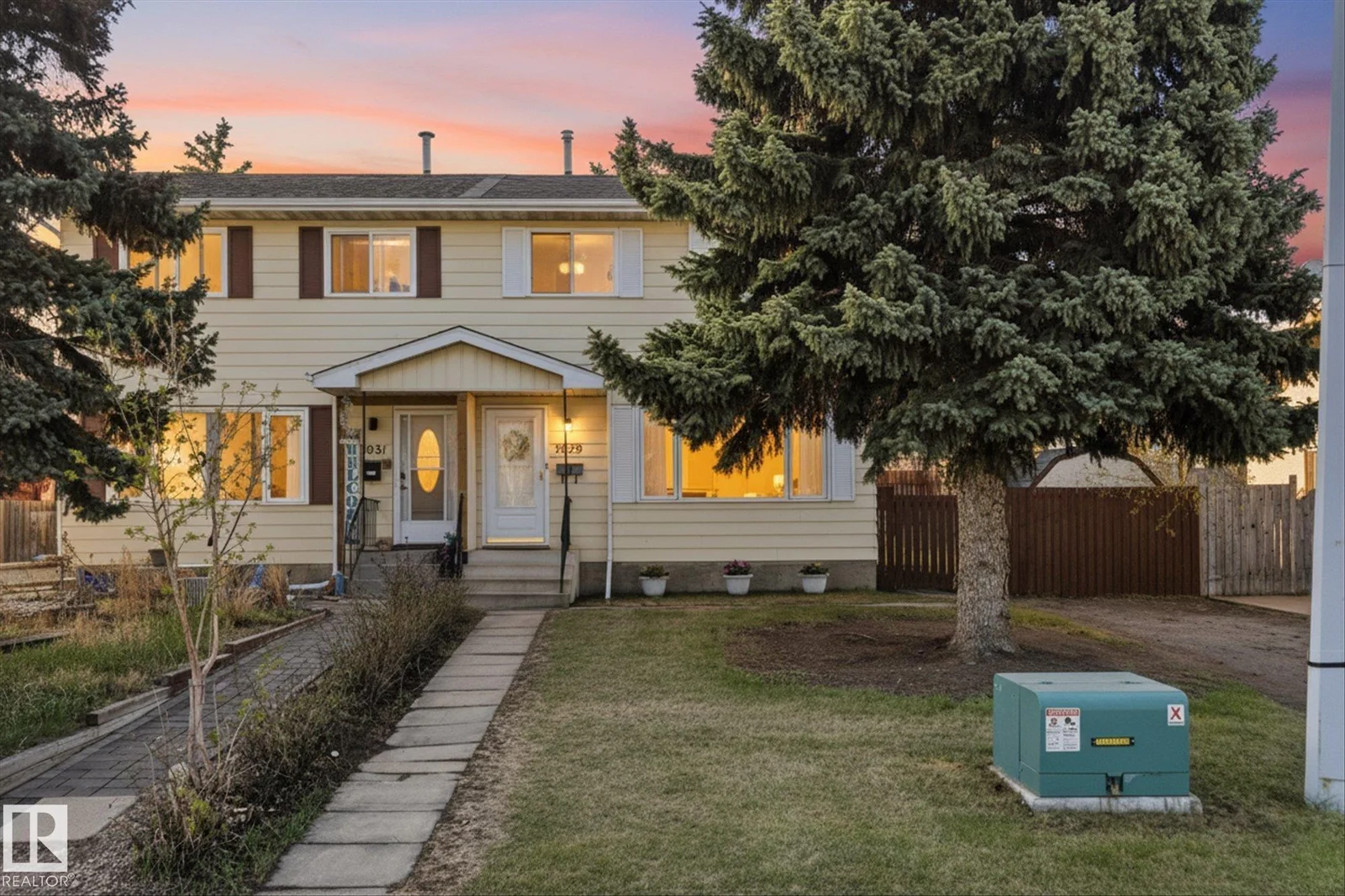 7929 95B AV, Fort Saskatchewan - 3 bedroom Duplex for sale