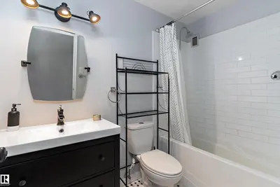 Interior photo 2 of #905 9940 112 ST NW