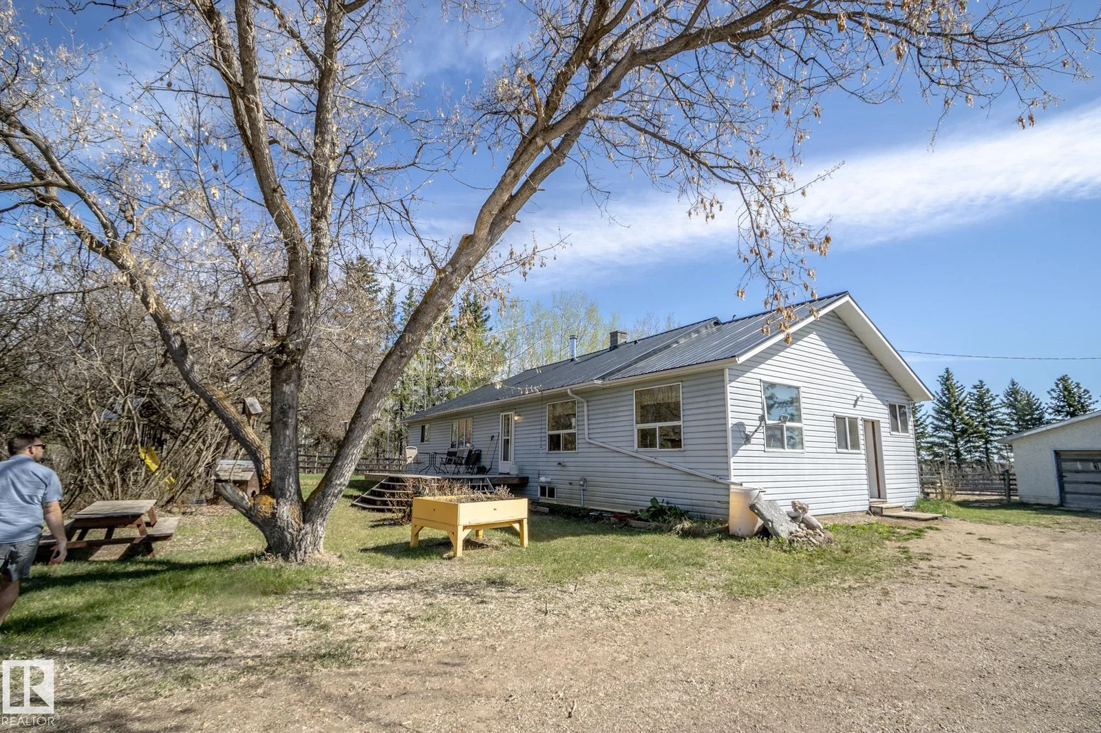 60519 Scndry 866, Rural St. Paul County - 1 bedroom Residential Attached for sale