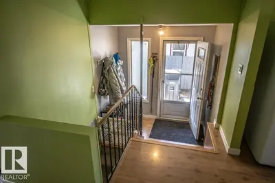 Interior photo 1 of 4814 51 Ave