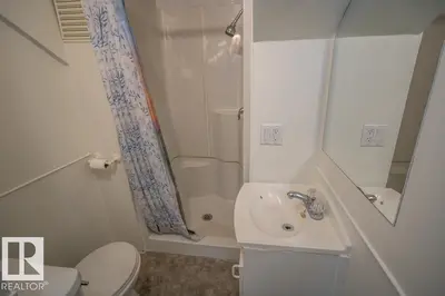 Interior photo 4 of 4814 51 Ave