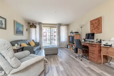 Interior photo 4 of #321 400 Palisades WY