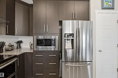 Interior photo 3 of 807 EAGLESON LINK LI NW