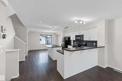 Interior photo 1 of 3041 ARTHURS CR SW SW