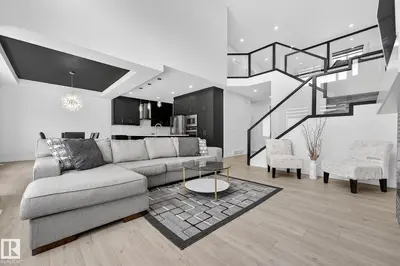 Interior photo 3 of 4413 39 ST