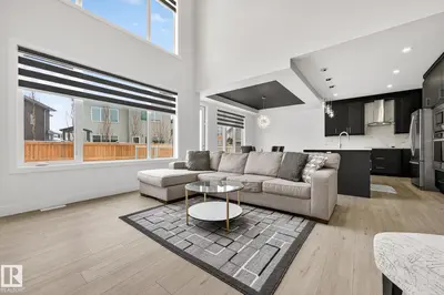Interior photo 4 of 4413 39 ST