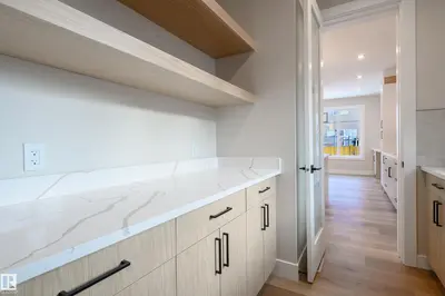 Interior photo 3 of 16 MIDDLETON CL