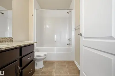 Interior photo 4 of #318 273 CHARLOTTE WY