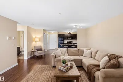 Interior photo 3 of #318 273 CHARLOTTE WY