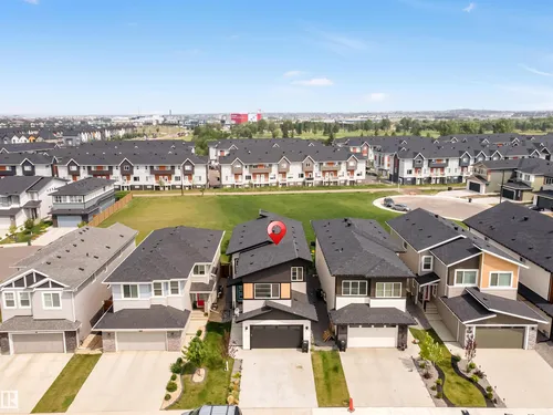 15518 13A AV SW, Edmonton - $649,000