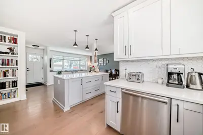 Interior photo 4 of 30 SUNNYSIDE CR