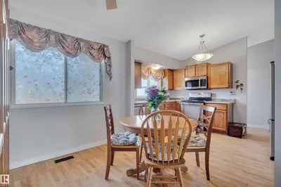 Interior photo 2 of 4804 42 AV