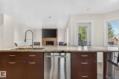 Interior photo 3 of 176 WAYGOOD RD NW