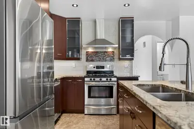 Interior photo 4 of 176 WAYGOOD RD NW
