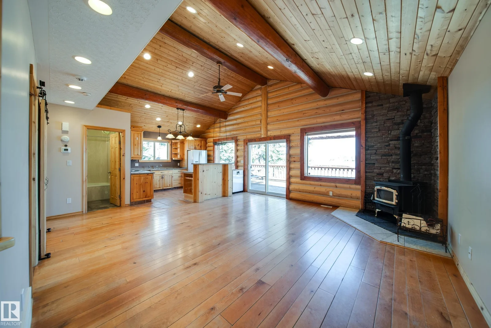 436 Lakeview DR, Rural Lac Ste. Anne County - 2 bedroom Detached Single Family for sale